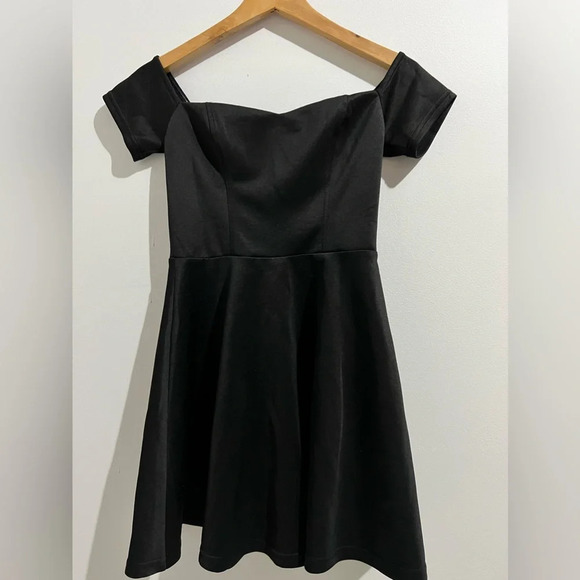 Forever21 mini black dress size Small - Picture 1 of 7